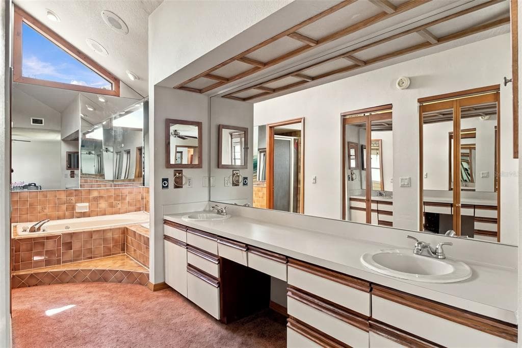 6674 RIVER ROAD photo 14