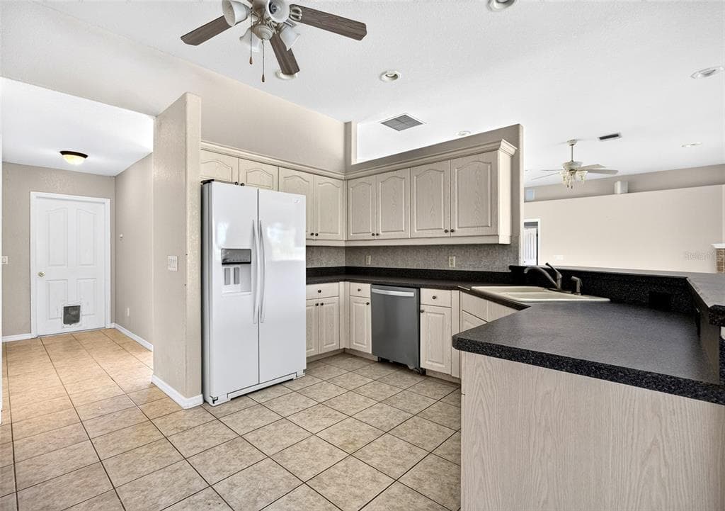2494 VANKEUREN DRIVE photo 13