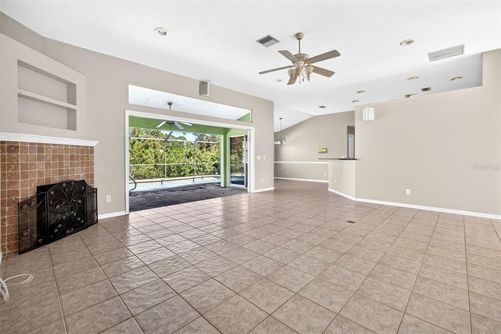 2494 VANKEUREN DRIVE photo 9