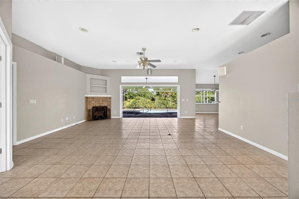 2494 VANKEUREN DRIVE photo 10