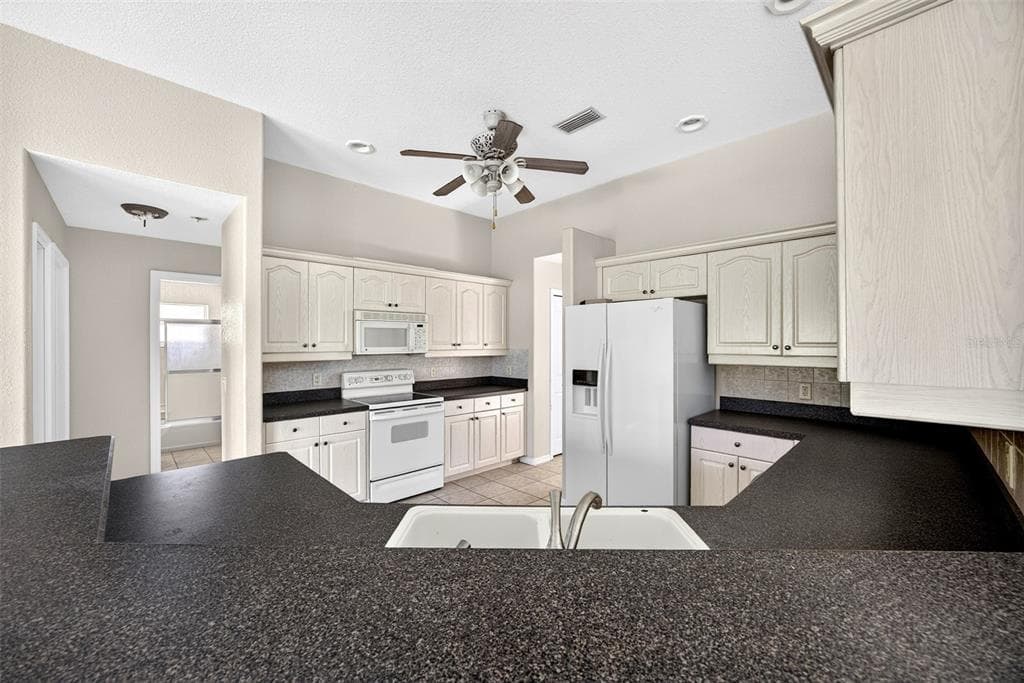2494 VANKEUREN DRIVE photo 15
