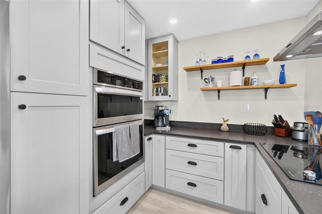 53 DOLPHIN DRIVE photo 17
