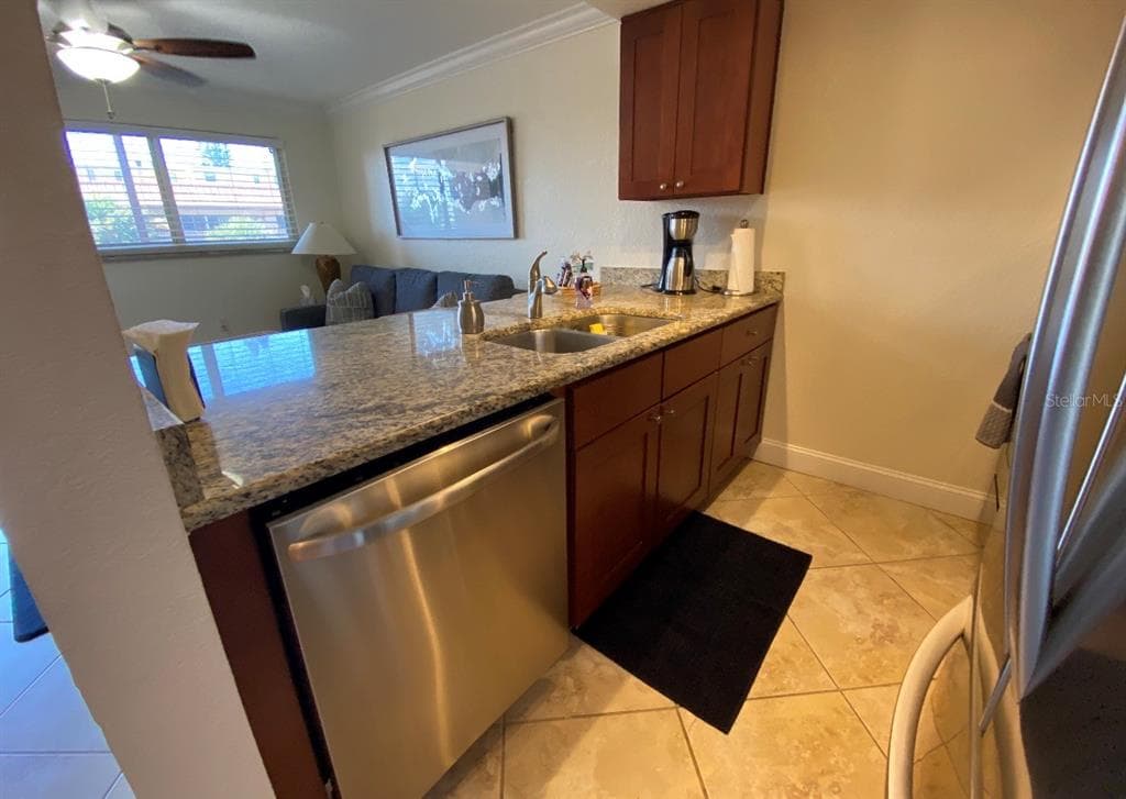 10265 GULF BOULEVARD B314 photo 11