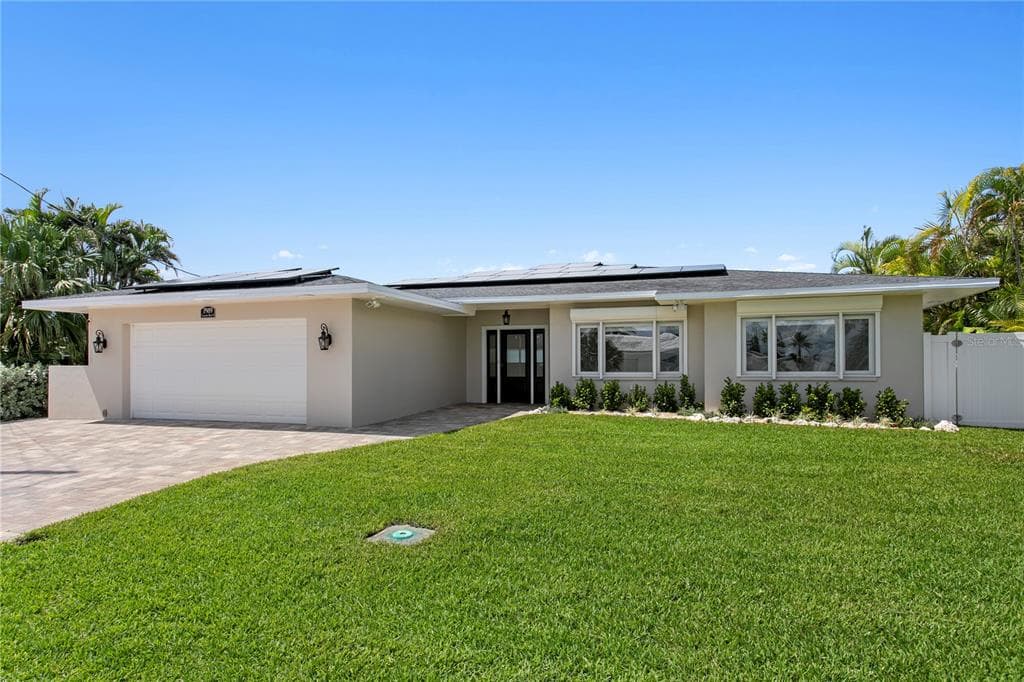 7989 CAUSEWAY BOULEVARD N photo 2