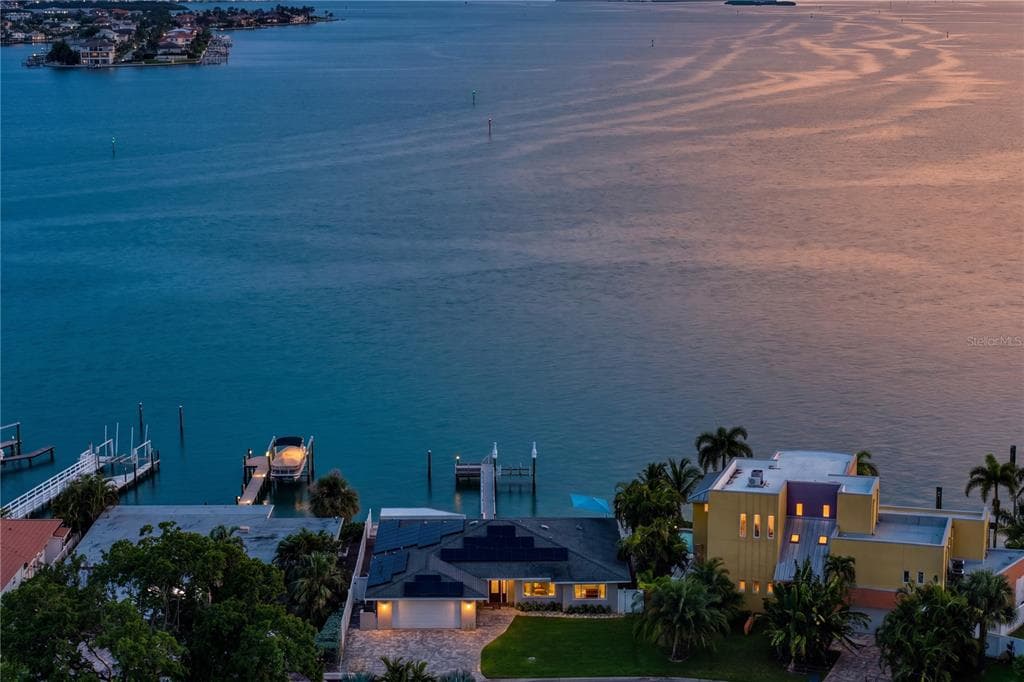 7989 CAUSEWAY BOULEVARD N photo 6