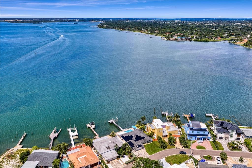 7989 CAUSEWAY BOULEVARD N photo 3