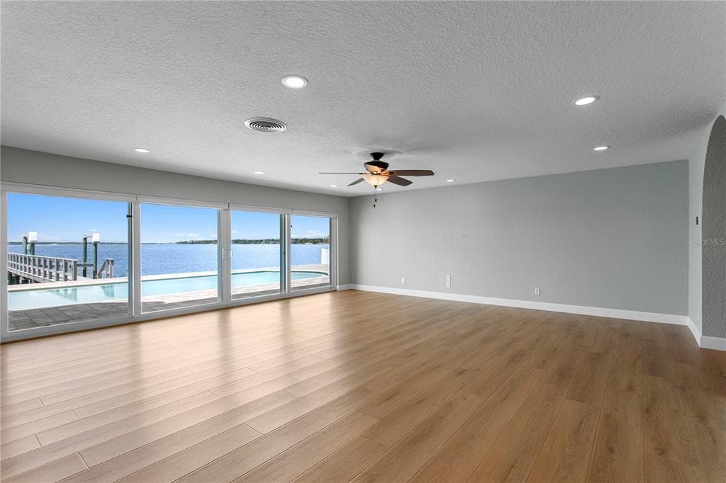 7989 CAUSEWAY BOULEVARD N photo 15