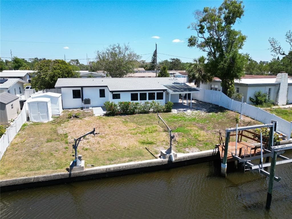 5812 LIVERPOOL DRIVE photo 17