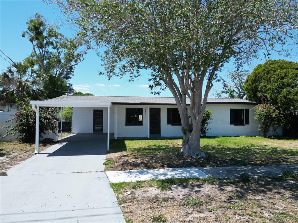 5812 LIVERPOOL DRIVE photo 3
