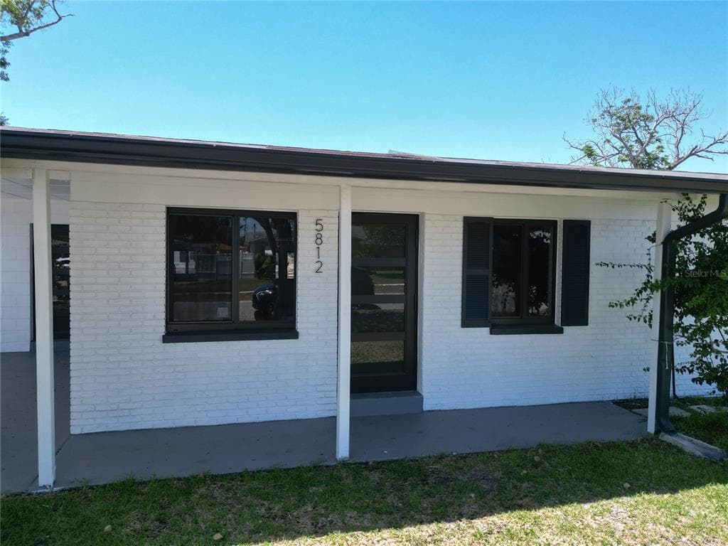 5812 LIVERPOOL DRIVE photo 9