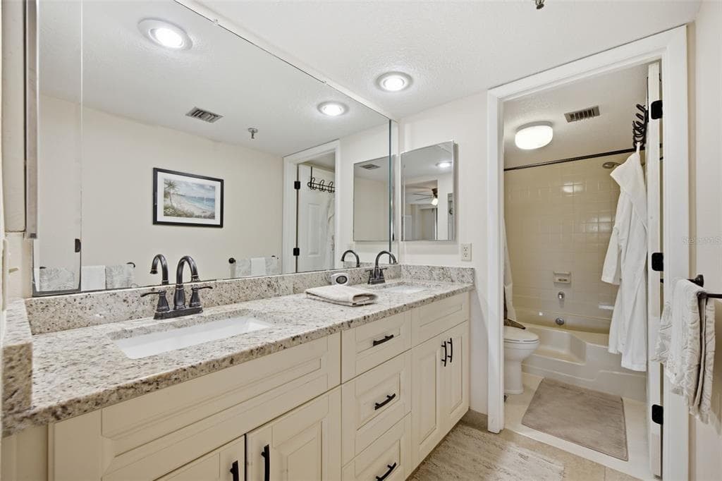 11730 SHIPWATCH DRIVE 207 photo 24