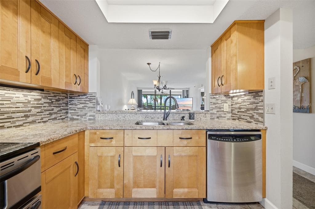 11730 SHIPWATCH DRIVE 207 photo 8