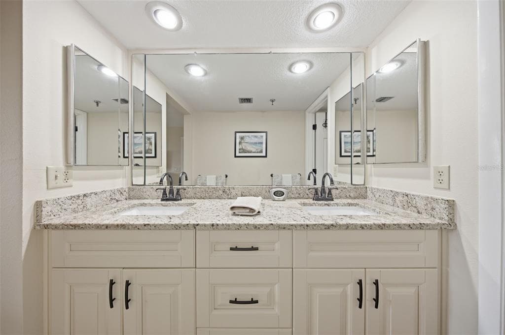 11730 SHIPWATCH DRIVE 207 photo 25