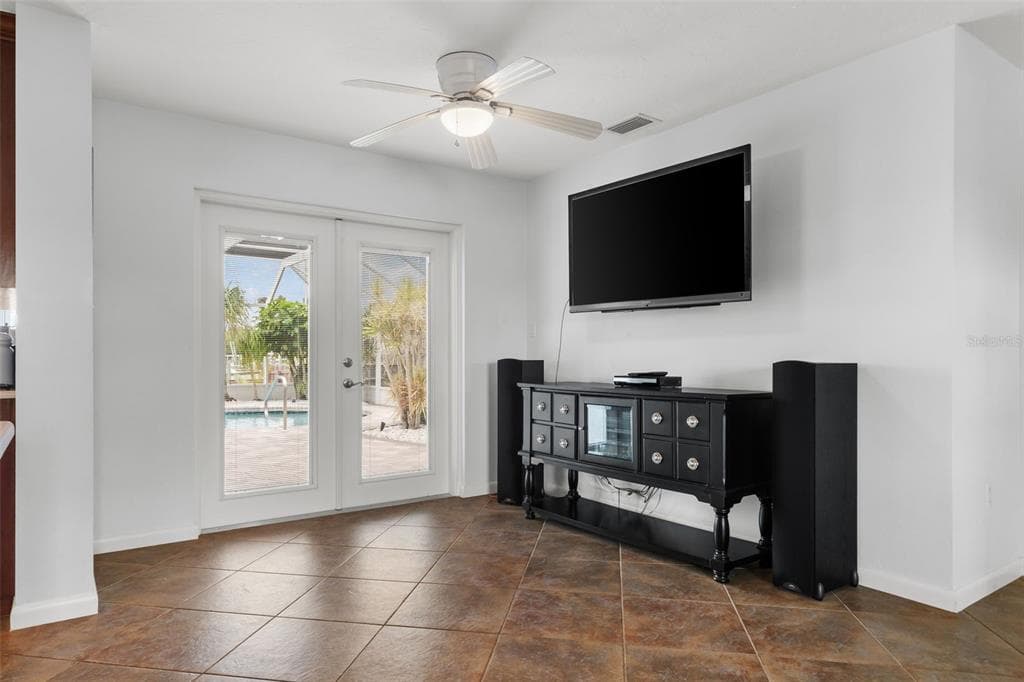 812 ARLINGTON ROAD photo 11