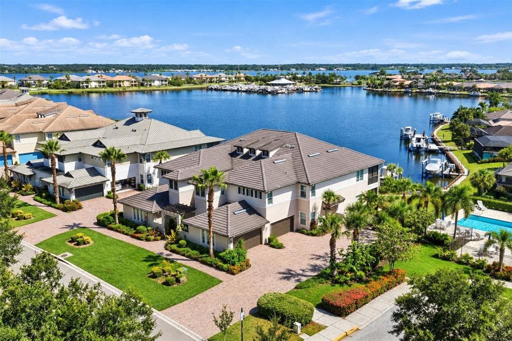 1009 RIVERSCAPE STREET 1009 photo 1