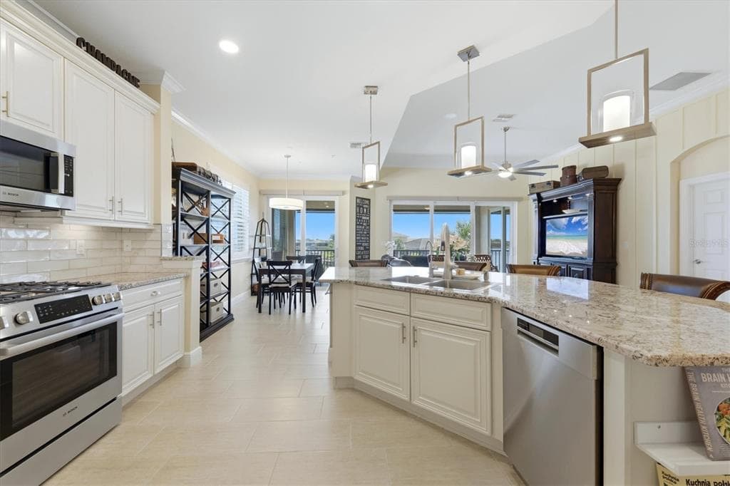 1009 RIVERSCAPE STREET 1009 photo 21