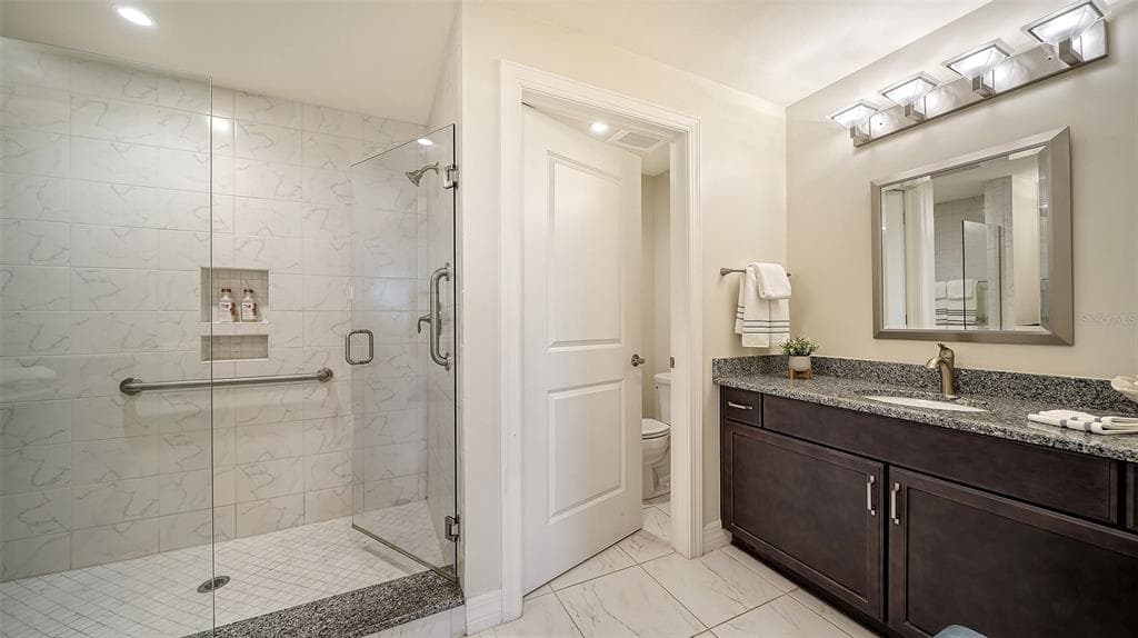 250 HIDDEN BAY DRIVE 302 photo 24