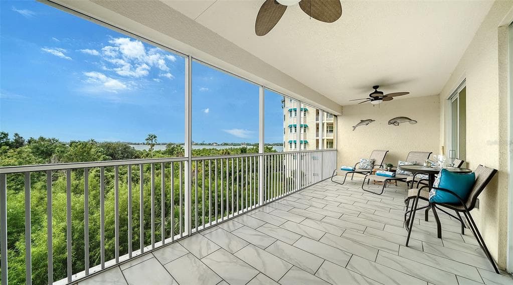 250 HIDDEN BAY DRIVE 302 photo 10
