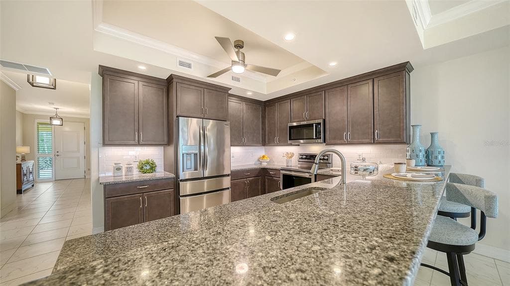 250 HIDDEN BAY DRIVE 302 photo 18