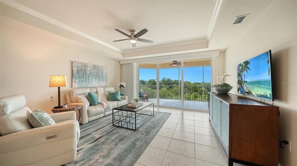 250 HIDDEN BAY DRIVE 302 photo 8