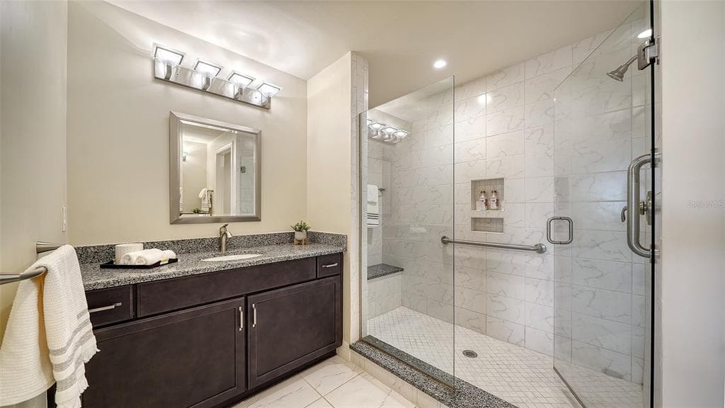 250 HIDDEN BAY DRIVE 302 photo 25
