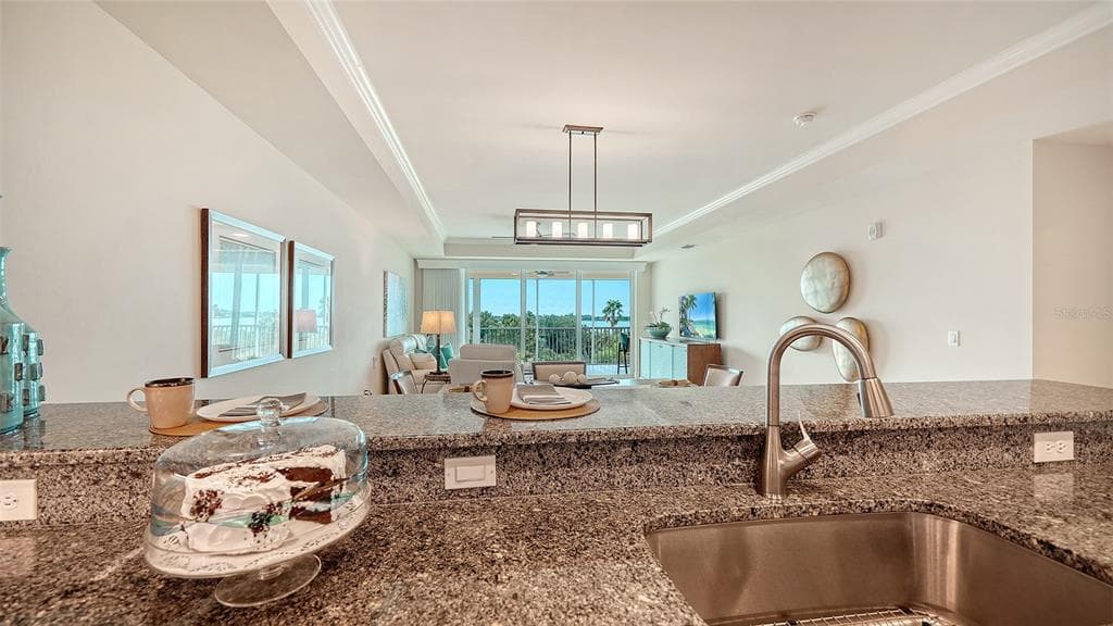 250 HIDDEN BAY DRIVE 302 photo 21