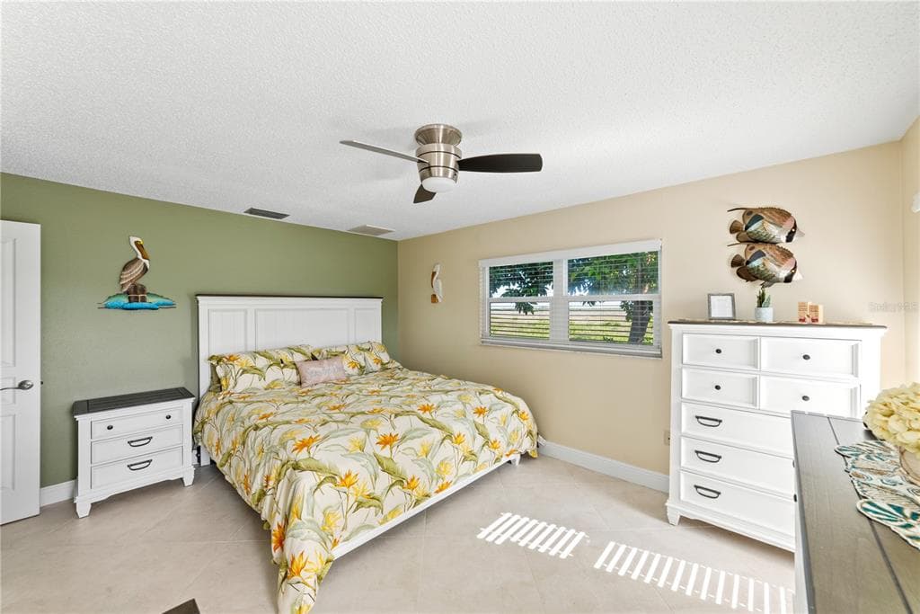 15723 DONZI DRIVE photo 22