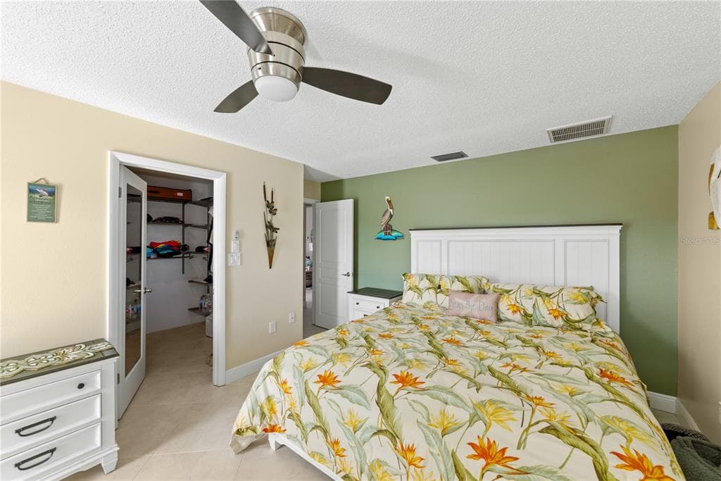 15723 DONZI DRIVE photo 21