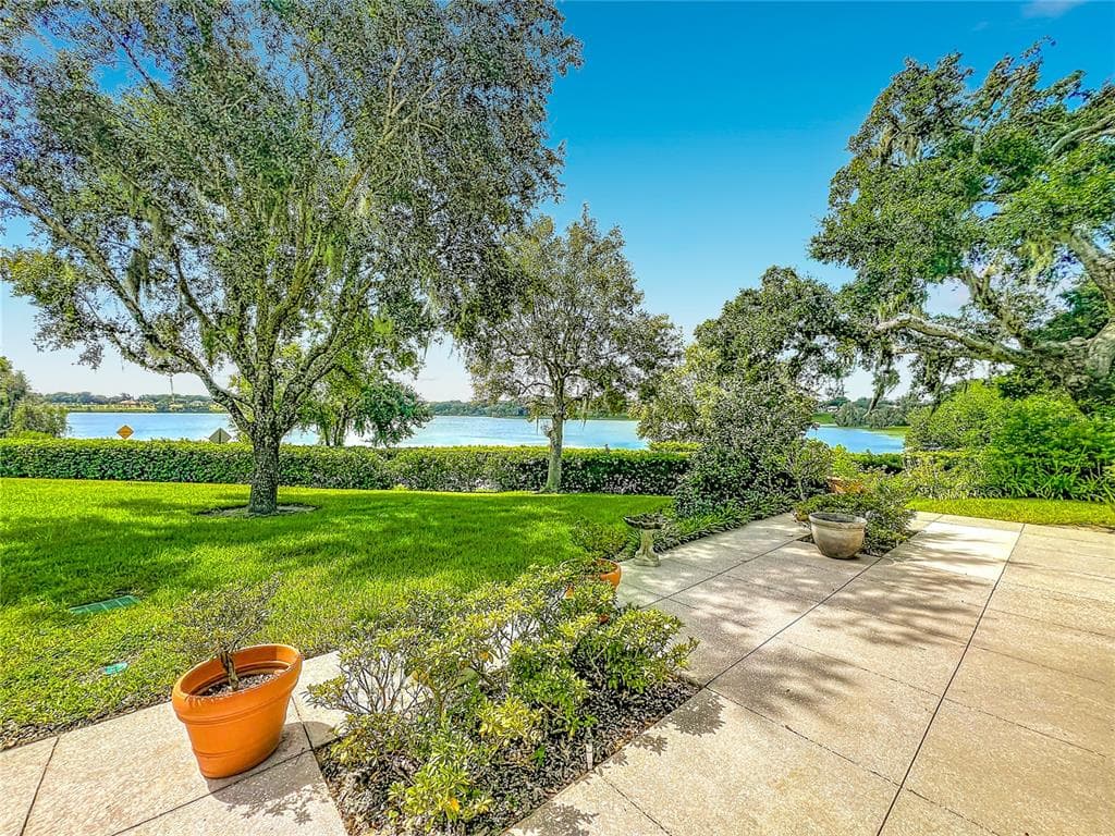 1800 COUNTRY CLUB DRIVE 4