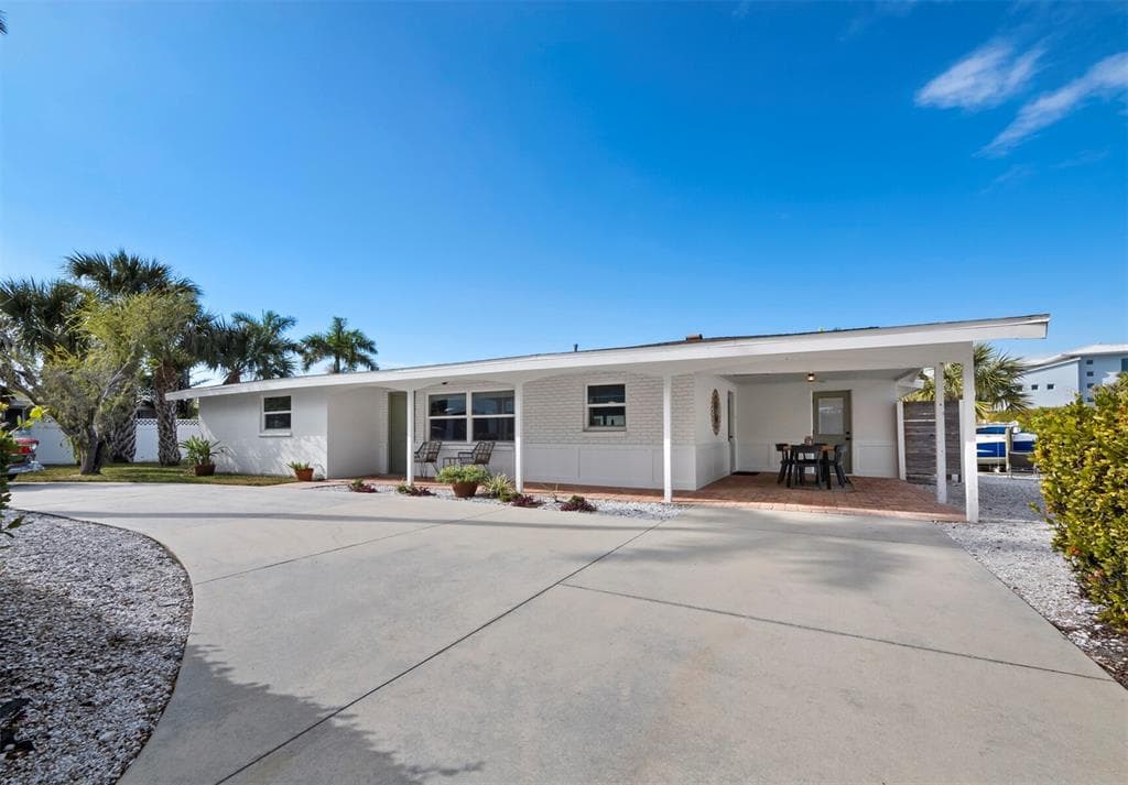 691 TARAWITT DRIVE 4