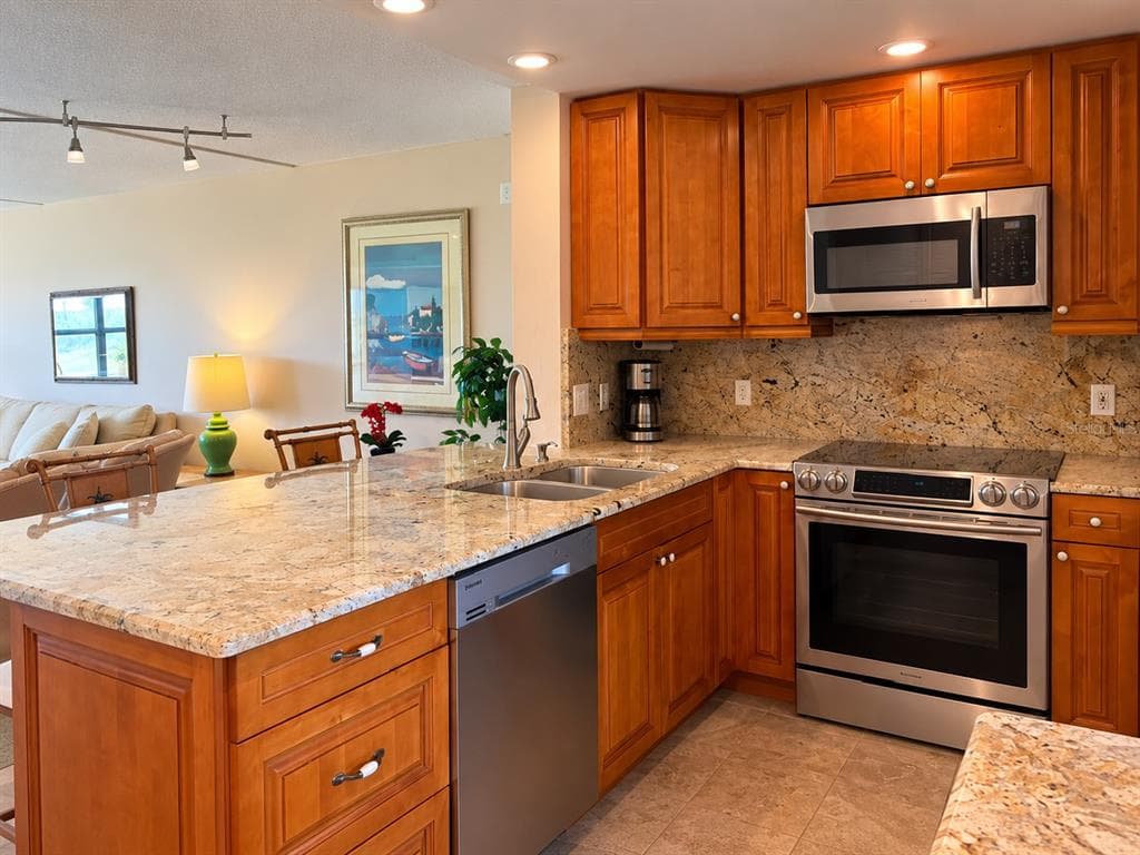 2620 COVE CAY DRIVE 306 photo 7