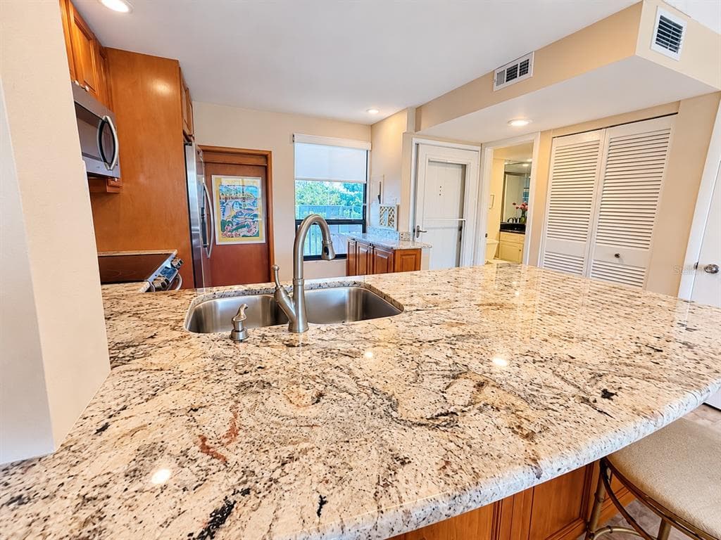 2620 COVE CAY DRIVE 306 photo 10