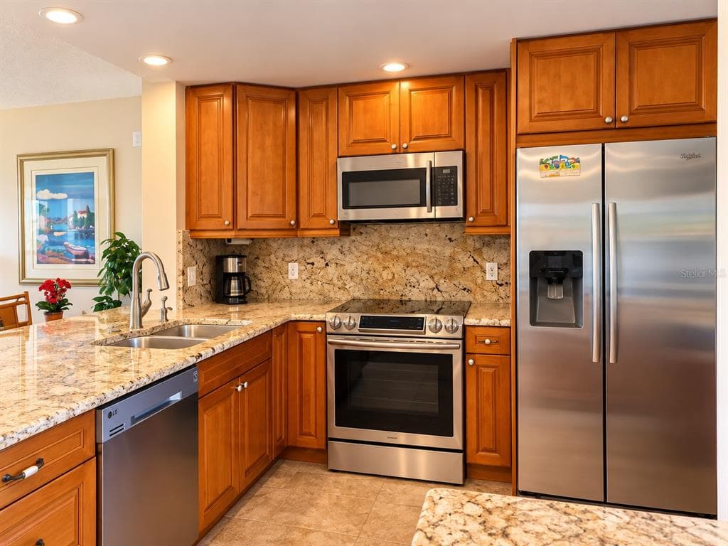 2620 COVE CAY DRIVE 306 photo 4