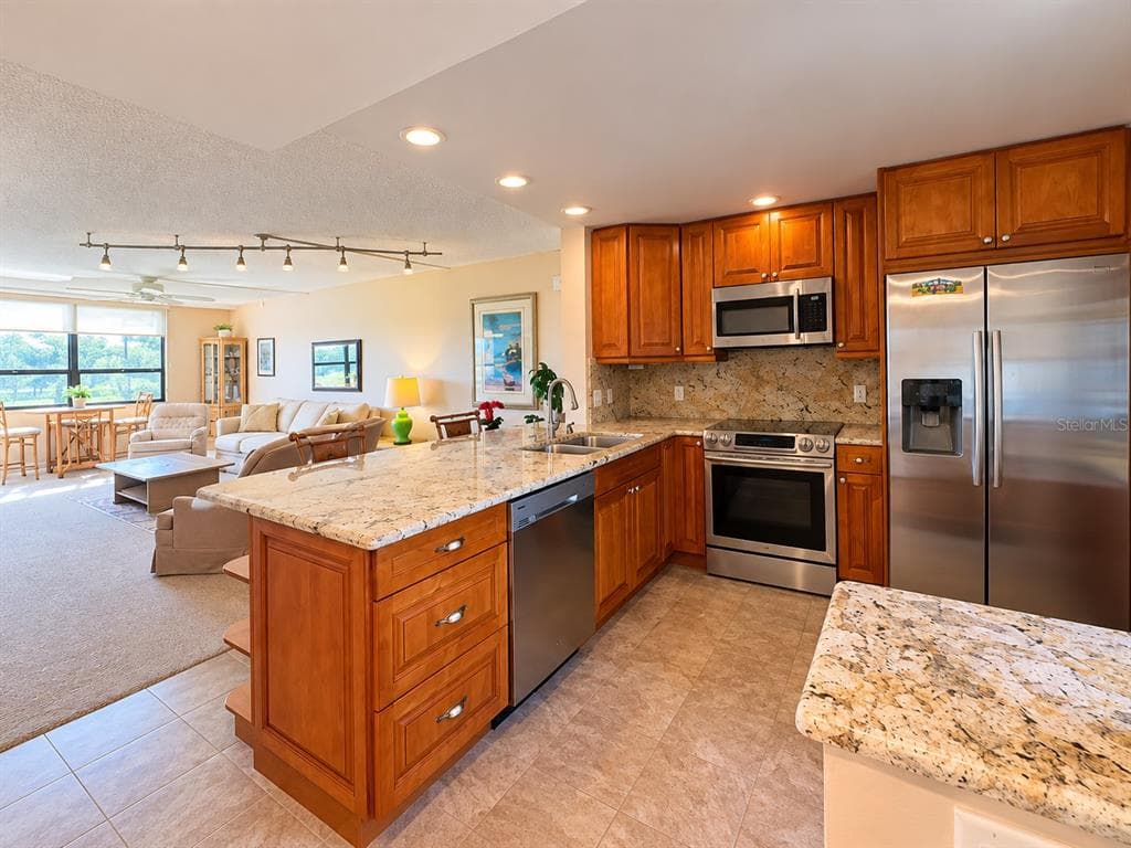 2620 COVE CAY DRIVE 306 photo 8