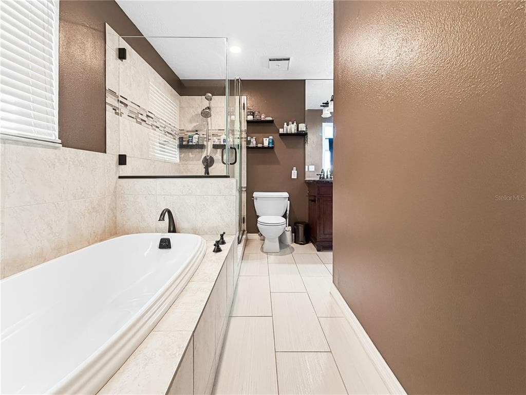 931 SYMPHONY ISLES BOULEVARD photo 20