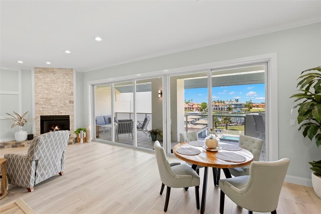 1100 PINELLAS BAYWAY S I4 photo 13