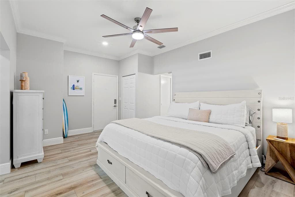 1100 PINELLAS BAYWAY S I4 photo 24