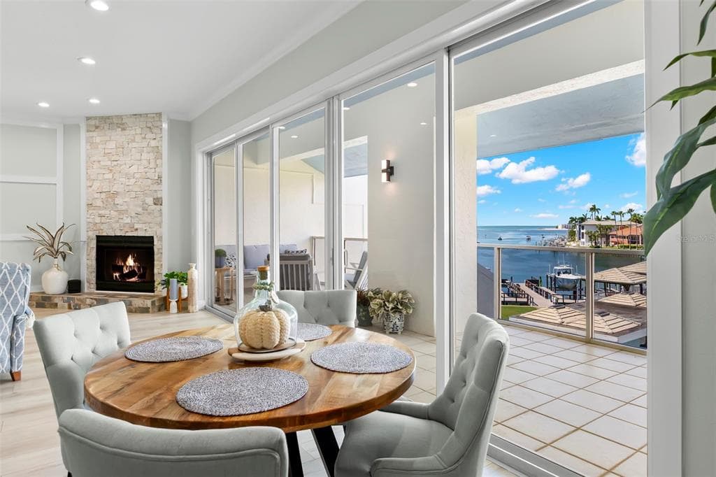 1100 PINELLAS BAYWAY S I4 photo 14