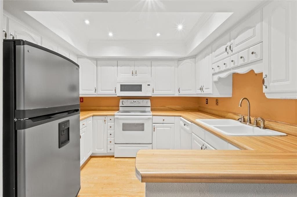 1601 BAYHOUSE POINT DRIVE 204 photo 13