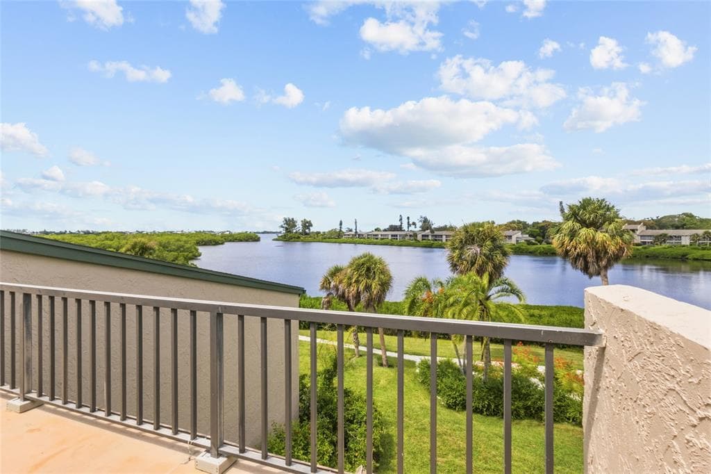 1601 BAYHOUSE POINT DRIVE 204 photo 22