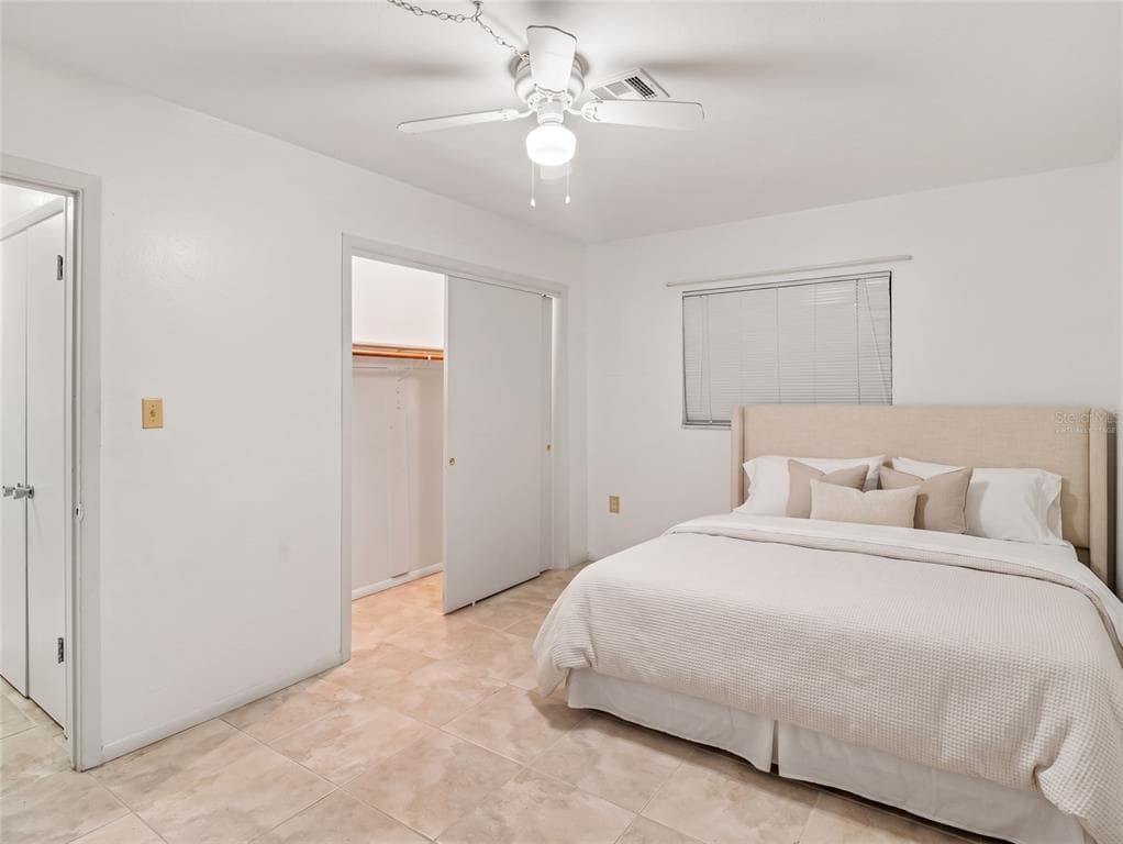 562 E TARPON BOULEVARD NW photo 13