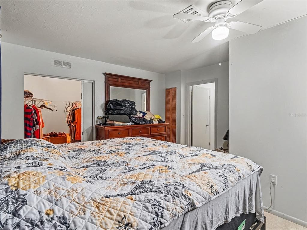 562 E TARPON BOULEVARD NW photo 18