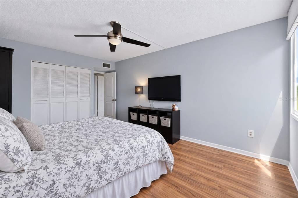 644 ISLAND WAY 406 photo 23