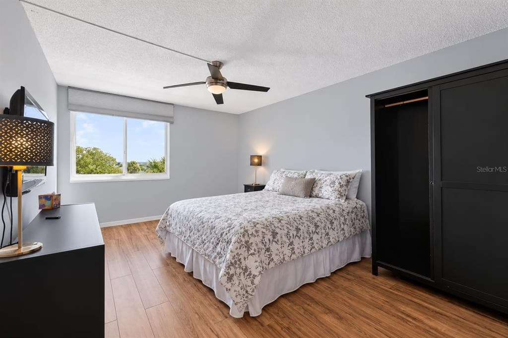 644 ISLAND WAY 406 photo 22