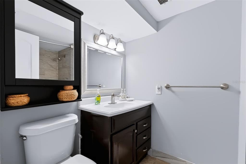 644 ISLAND WAY 406 photo 20