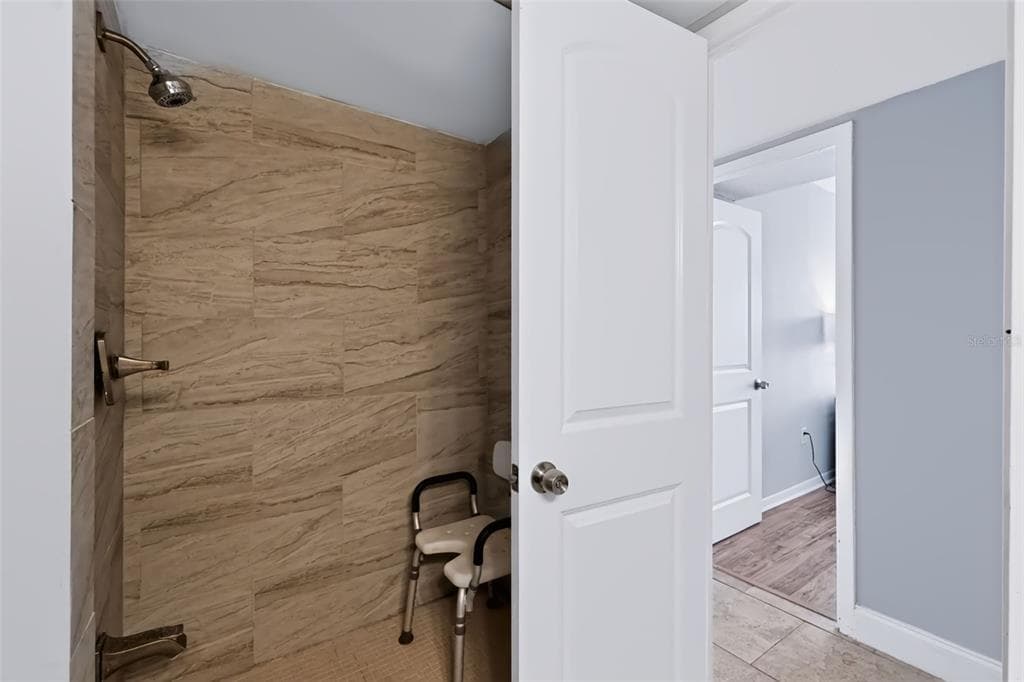 644 ISLAND WAY 406 photo 21
