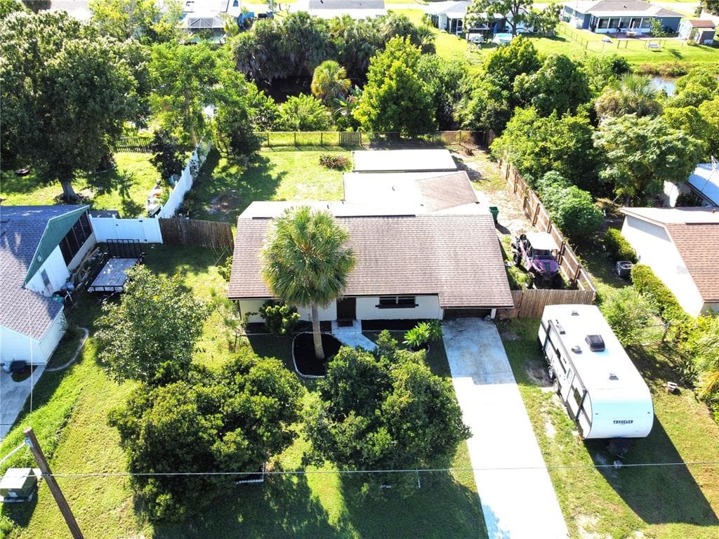 1555 BEACON DRIVE photo 2