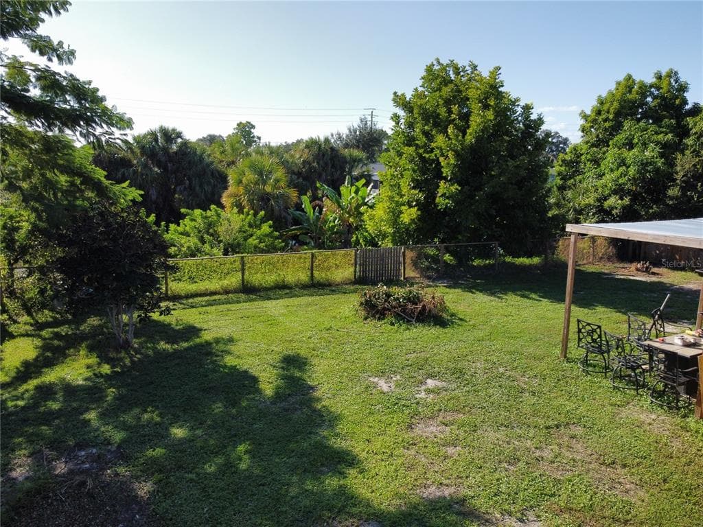 1555 BEACON DRIVE photo 6