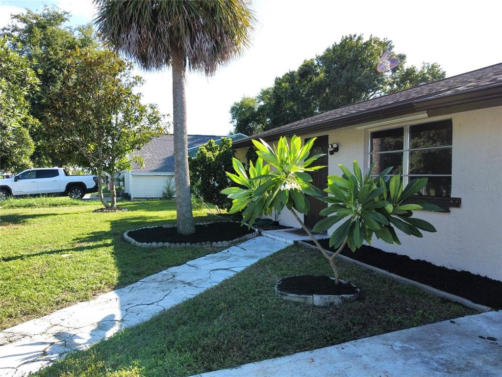 1555 BEACON DRIVE photo 3
