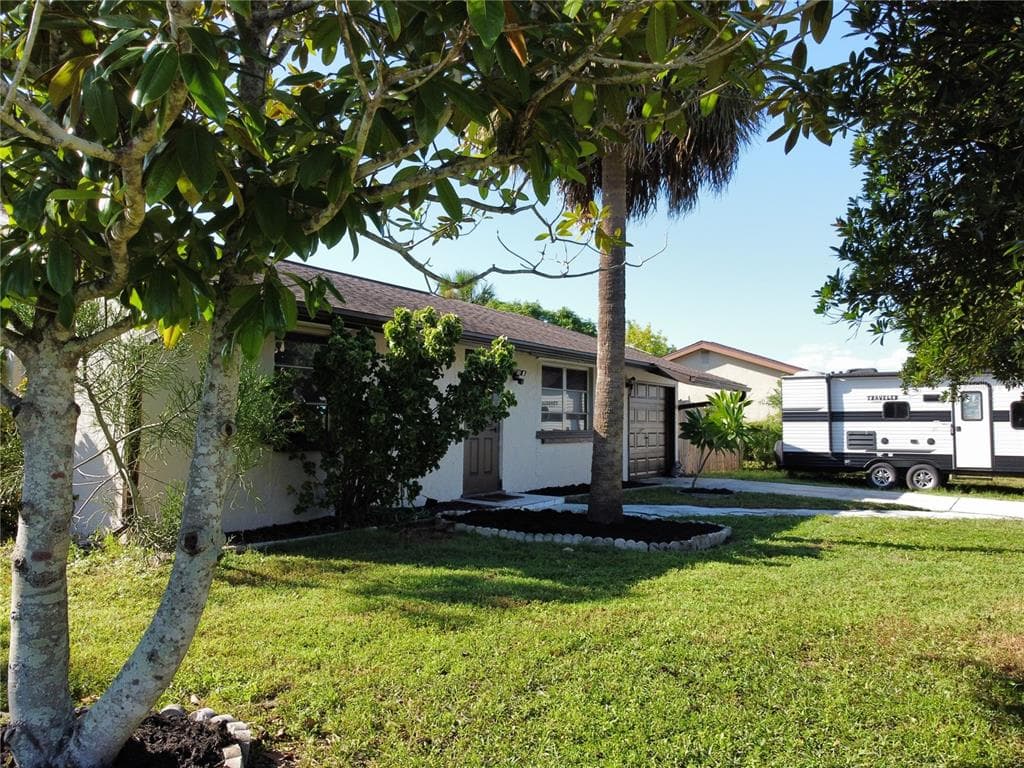 1555 BEACON DRIVE photo 4